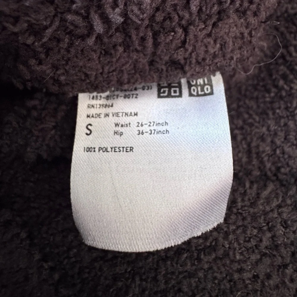 UNIQLO Size S Soft Fluffy Shorts in Dark Brown